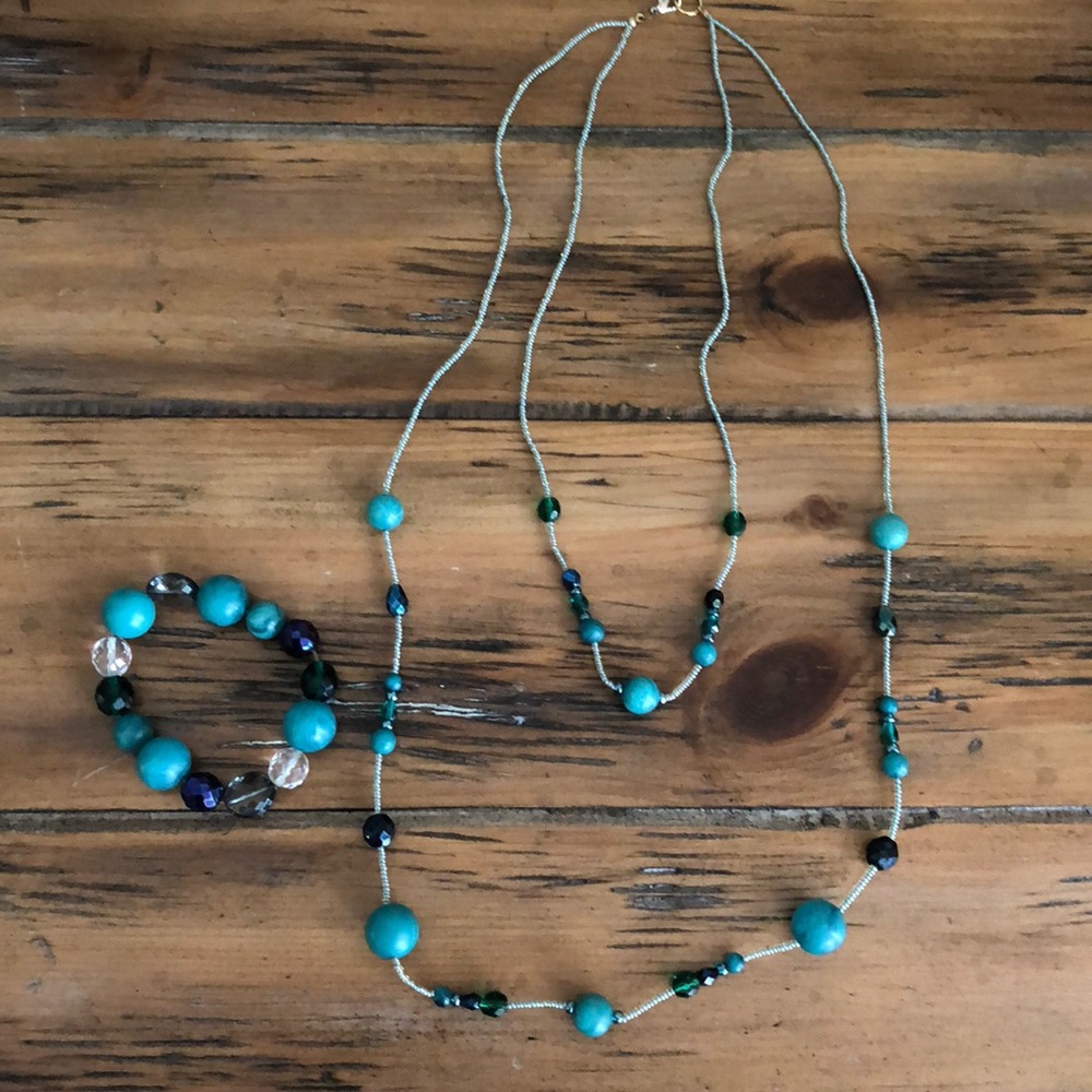 Teal beaded necklace and bracelet